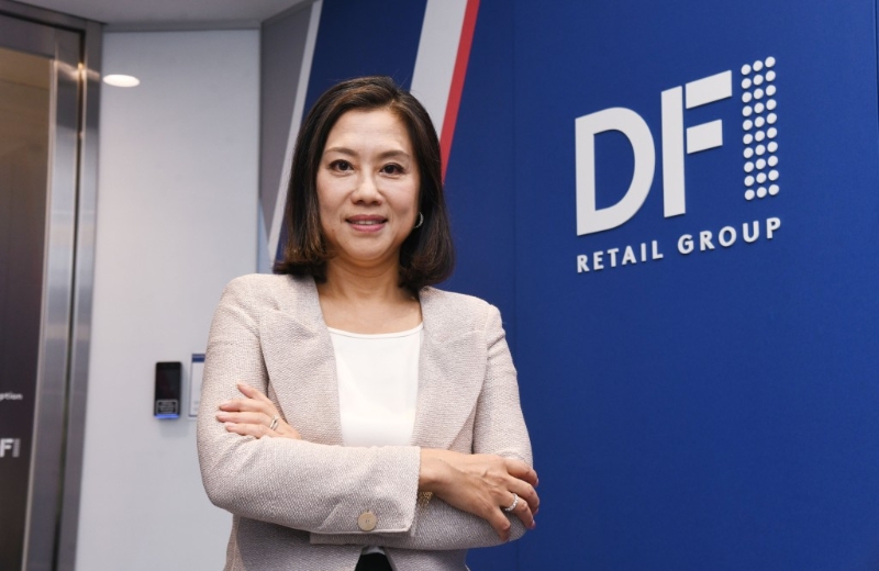 集團(tuán)首席法律、管治及企業(yè)事務(wù)總監(jiān)陳慧敏（圖）接受訪問(wèn)時(shí)表示，盡管低碳米研發(fā)成本不菲，但堅(jiān)持不將成本轉(zhuǎn)嫁給消費(fèi)者，讓市民能以同等價(jià)錢選擇更環(huán)保的糧食產(chǎn)品。