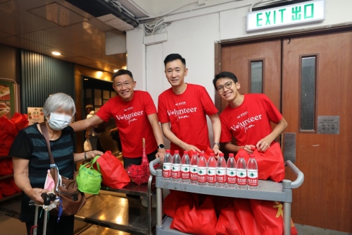 建華集團主席凌偉業(yè)認為食物福袋對巿民是隨手可得的物品，但對長者及基層便是生活必需品。