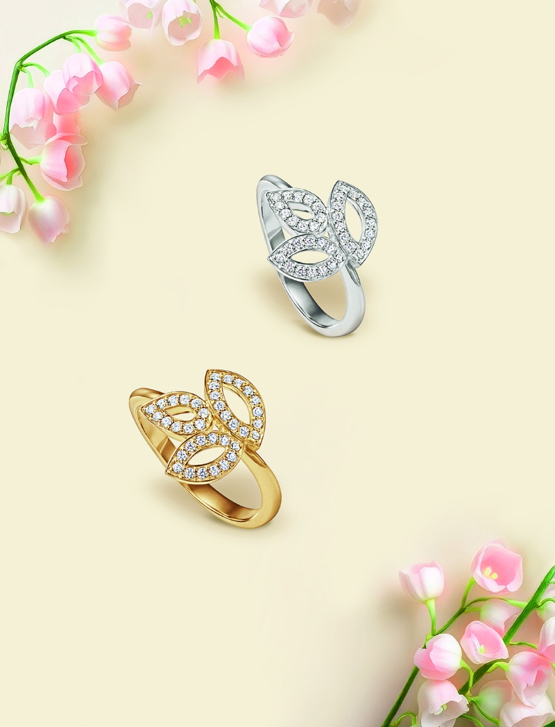 Lily Cluster鉑金鉆石戒指，鑲嵌37顆圓形明亮式切工鉆石，總重約0.18卡