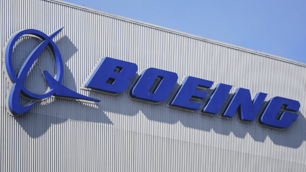 波音與美司法部達(dá)成協(xié)議，以11億美元代價(jià)，換取兩宗共346人喪生空難獲免刑責(zé)。