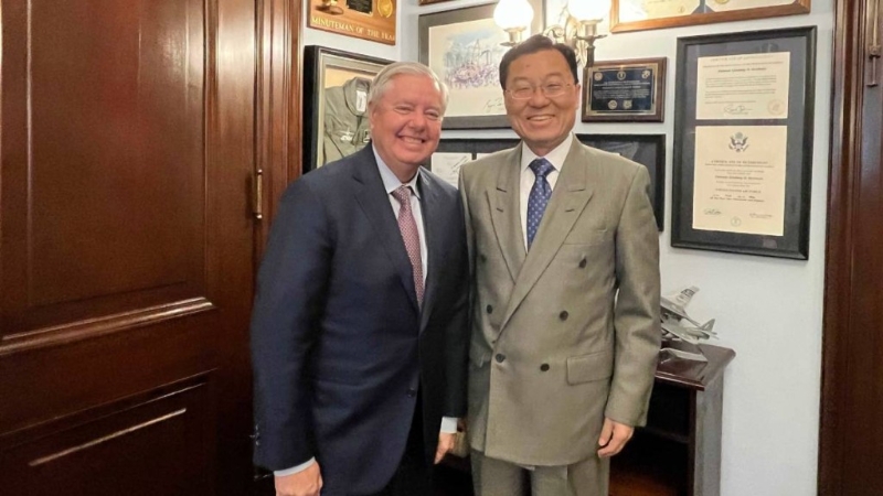 謝鋒晤參議院預算委主席格雷厄姆。中國駐美大使館 謝鋒晤參議院預算委主席格雷厄姆。中國駐美大使館