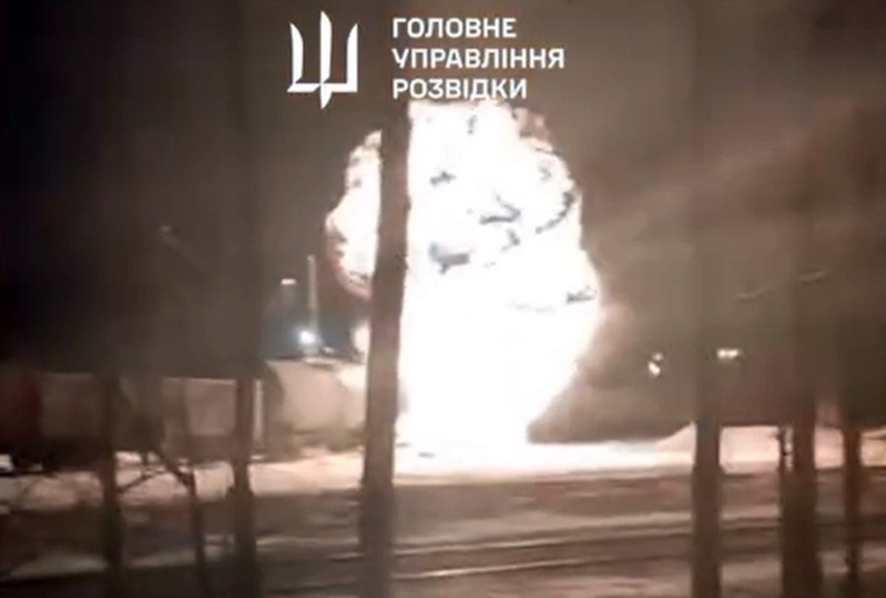 烏克蘭的無(wú)人機(jī)攻擊俄羅斯燃料列車(chē)，軍情局表示，這樣的攻擊可以削弱俄羅斯對(duì)占領(lǐng)區(qū)的控制力。