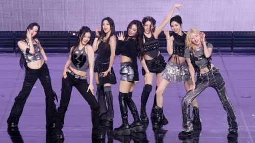 BABYMONSTER上周六在亞博舉行演唱會(huì)。