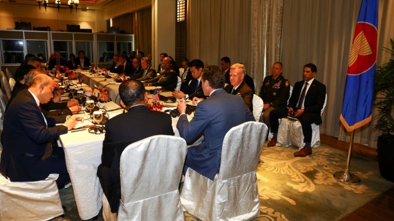 美國防長赫格塞思與東盟防務(wù)領(lǐng)導(dǎo)人舉行多邊會議。