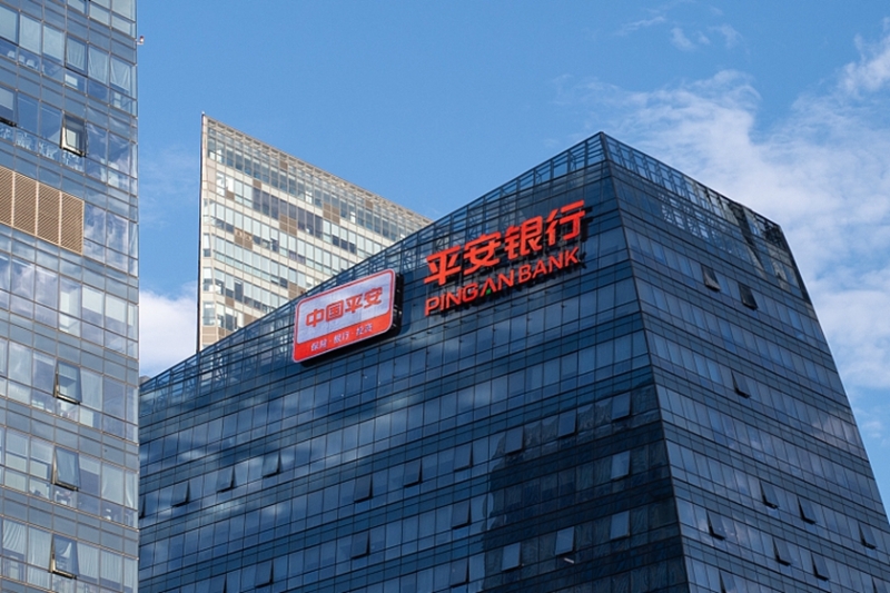 平安銀行私人銀行的“新銳實踐計劃”，則引入龍頭金融機構(gòu)資源，甚至覆蓋簡歷優(yōu)化、面試輔導(dǎo)等全程服務(wù)。