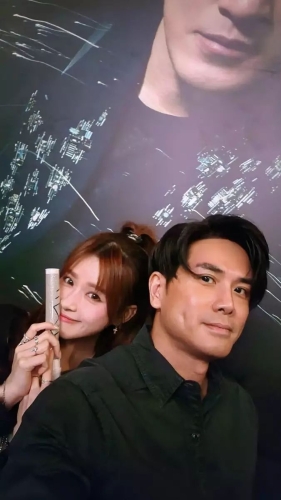 伍允龍認愛年輕13年“咪神”Renee李蔓瑩。