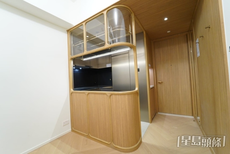 滶晨1A座18樓B室一個(gè)無(wú)改動(dòng)示范單位。