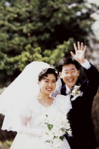 金惠京1990年與李在明在結(jié)婚 。李在明競(jìng)選部