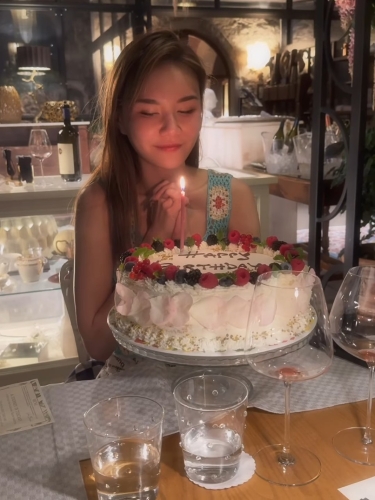 五索大曬慶生相。