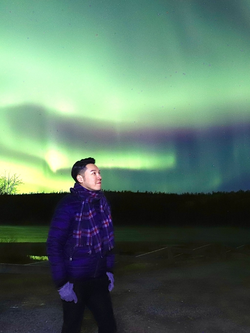 王賢志連日來(lái)貼出不少旅游相，但原來(lái)是舊相重溫，他似乎眷戀昔日生活。。