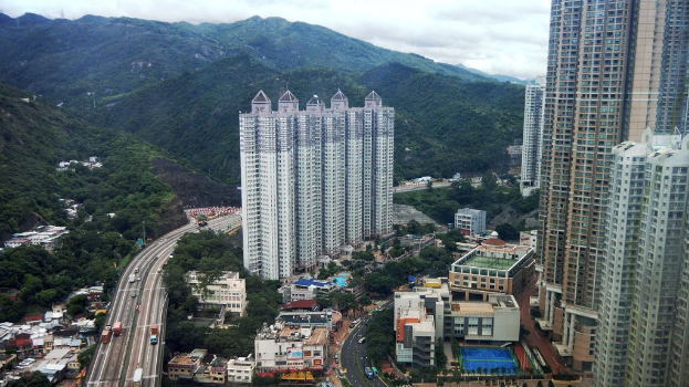 從住宅高處眺望深井，前方為海韻花園。