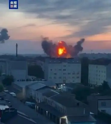 烏唯一米格-29戰(zhàn)機(jī)發(fā)動機(jī)維修廠疑似起火 烏唯一米格-29戰(zhàn)機(jī)發(fā)動機(jī)維修廠疑似起火