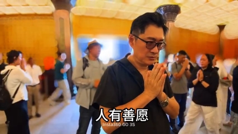 黃安拍片記錄自己在普陀山的經歷。