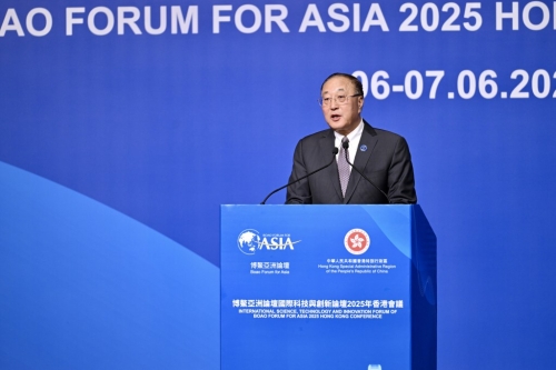 博鰲亞洲論壇秘書長張軍表示，科技與創(chuàng)新已成為全球經(jīng)濟轉(zhuǎn)型的重要引擎。 劉駿軒攝