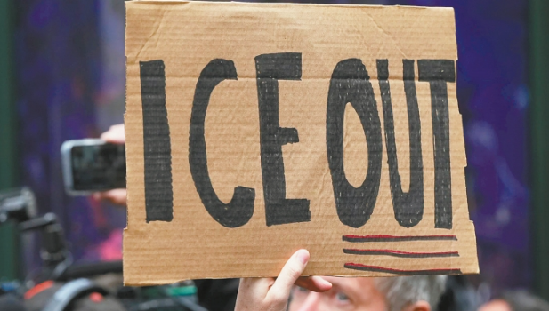 藍(lán)州出招抗特朗普打壓移民 藍(lán)州出招抗特朗普打壓移民