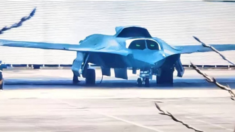 殲-36靜態(tài)正面照首度曝光。X