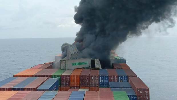 萬(wàn)海貨輪在印度洋上突然發(fā)生爆炸，造成4人失蹤5人輕重傷。