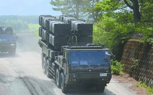 改進(jìn)型12式反艦導(dǎo)彈發(fā)射車