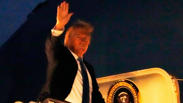 美國(guó)總統(tǒng)特朗普16日提前離開加拿大7大工業(yè)國(guó)集團(tuán)（G7）峰會(huì)，卡爾加里國(guó)際機(jī)場(chǎng)（Calgary International Airport）搭機(jī)返美。