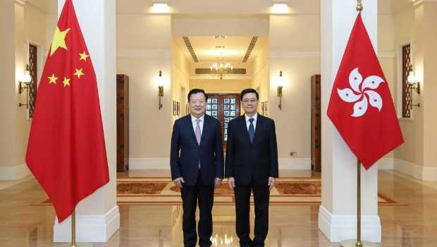 夏寶龍?jiān)L港