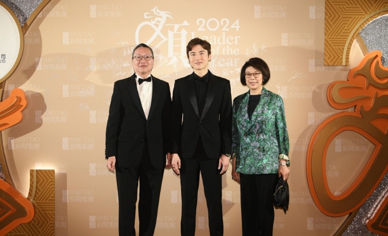 左起：律政司司長林定國、星島新聞集團主席蔡加讚、評審委員會委員、前香港大律師公會主席譚允芝。