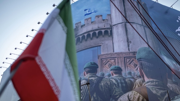 德黑蘭民眾游行譴責以色列攻擊伊朗。