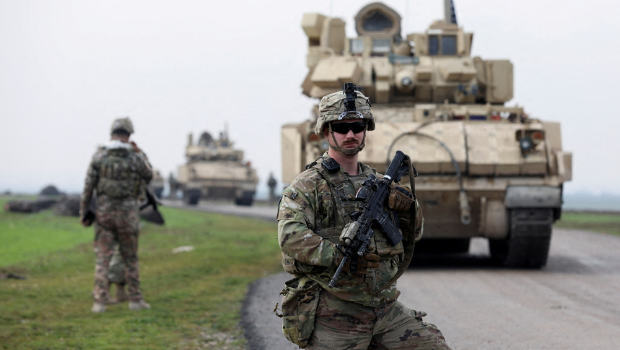 美國在敘利亞東北部駐軍，2024年2月與庫德族主導(dǎo)的敘利亞民主力量（Syrian Democratic Forces）聯(lián)合巡守。