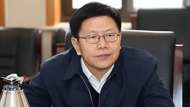 前包鋼集團(tuán)董事長(zhǎng)魏栓師。