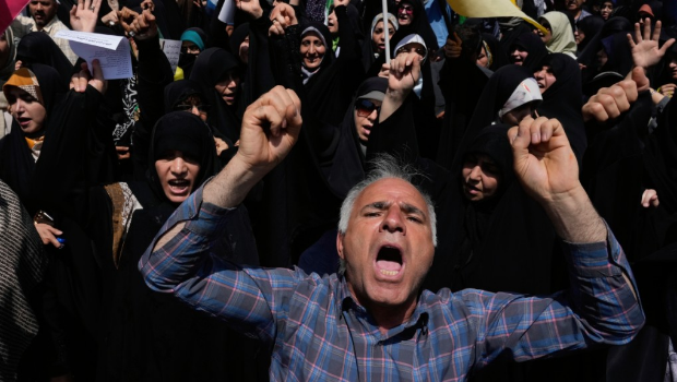 伊朗民眾日前抗議以色列對(duì)該國(guó)多個(gè)城市發(fā)動(dòng)襲擊。