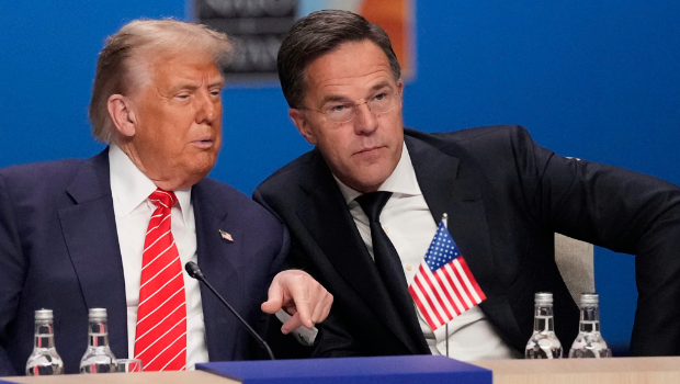 特朗普與北約秘書長(zhǎng)