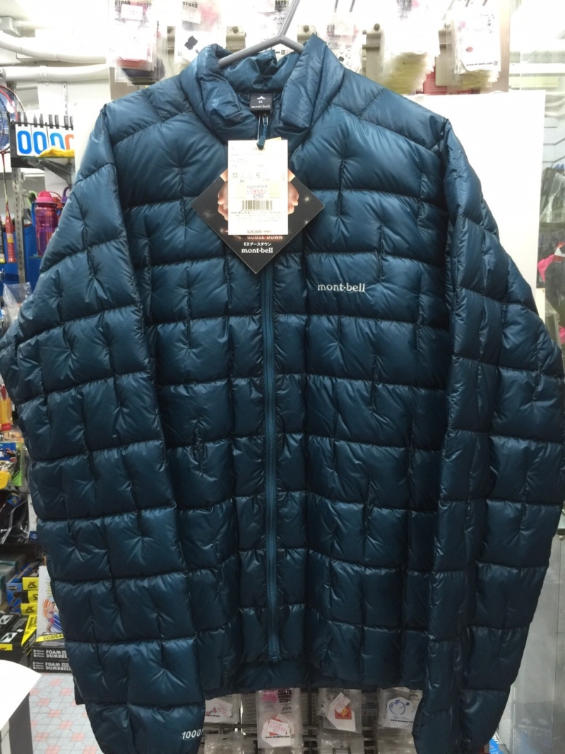 目前正進(jìn)行結(jié)業(yè)清貨，全場貨品低至二折起。