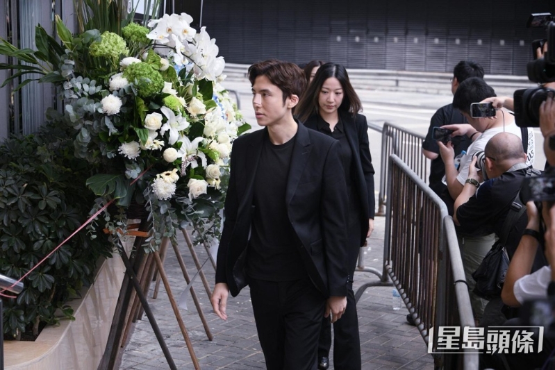 星島新聞集團(tuán)主席蔡加讚和太太汪鎂庭。