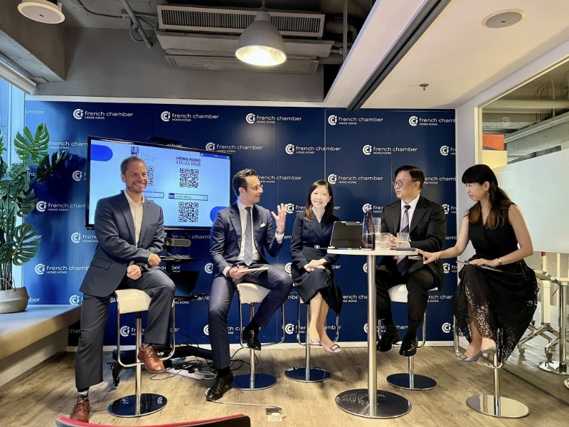 張國(guó)鈞與法國(guó)及意大利在港商會(huì)代表分享香港優(yōu)勢(shì)和機(jī)遇。 張國(guó)鈞FB圖片