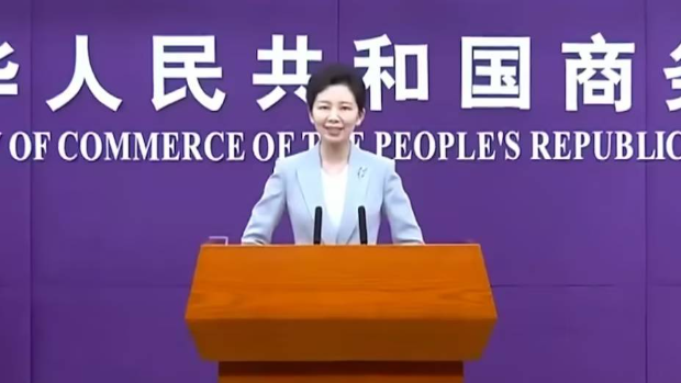 商務(wù)部新聞發(fā)言人何詠前。