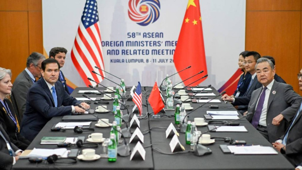 王毅和魯比奧在吉隆坡會(huì)談。