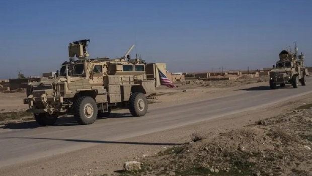 美軍在敘利亞境內(nèi)成功擊殺伊斯蘭國高層領(lǐng)袖，圖為美軍車隊在敘利亞進行巡邏任務(wù)。