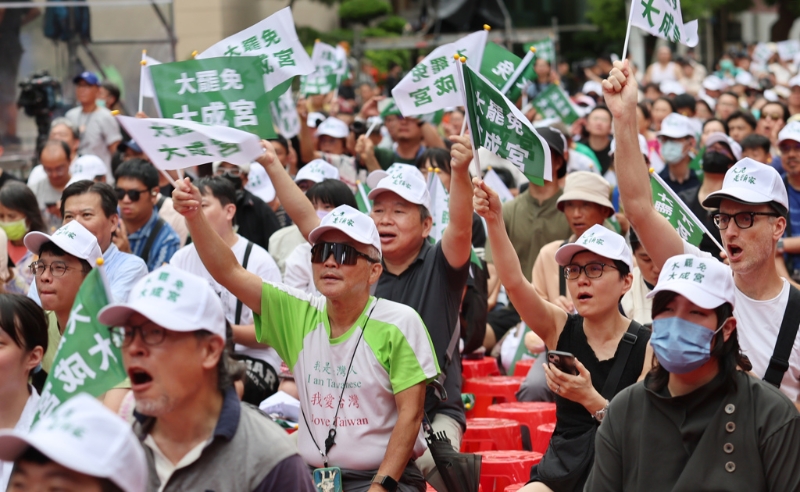 大罷免結(jié)果綠營慘敗，也讓許多青鳥至今仍不敢置信。