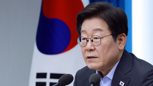 韓國總統(tǒng)李在明在臉書發(fā)文，回應(yīng)特朗普宣布對韓國課15%關(guān)稅。