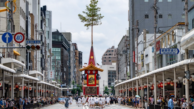 圖為日本京都祇園祭“花車巡游”活動。