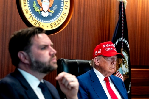 美國總統(tǒng)特朗普及副總統(tǒng)萬斯(左) 美國總統(tǒng)特朗普及副總統(tǒng)萬斯(左)