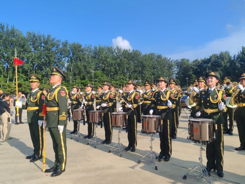 三軍儀仗隊(duì)、維和部隊(duì)三軍儀仗隊(duì)、維和部隊(duì)訓(xùn)練