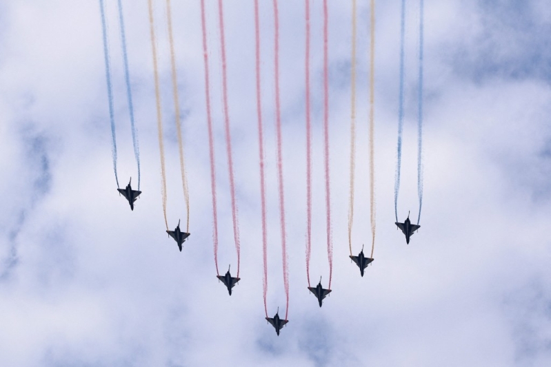 飛機(jī) 飛機(jī)