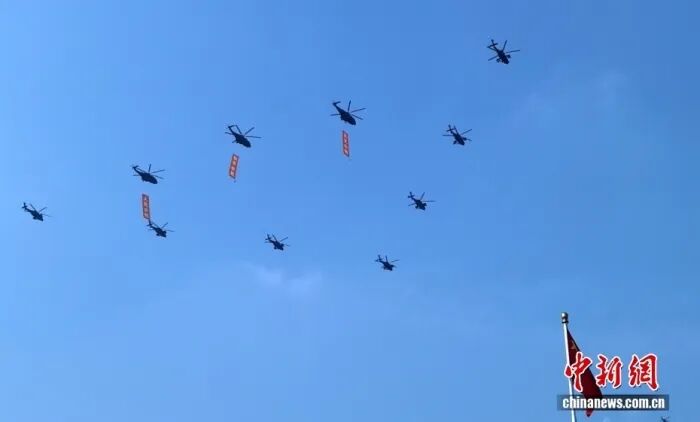 空中護(hù)旗梯隊(duì) 空中護(hù)旗梯隊(duì)