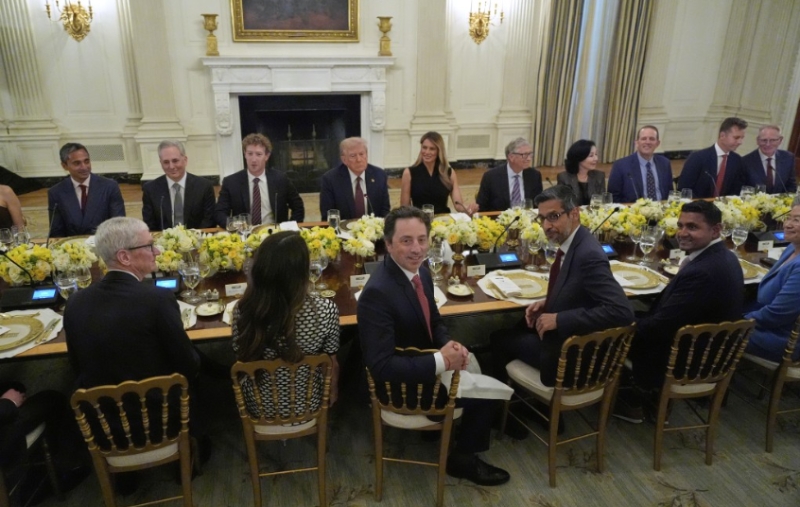 特朗普在白宮宴請(qǐng)多名科技界領(lǐng)袖。