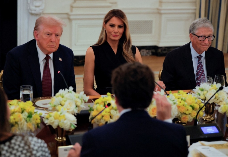 特朗普和梅拉尼婭宴請(qǐng)比爾蓋茨等科技界領(lǐng)袖。