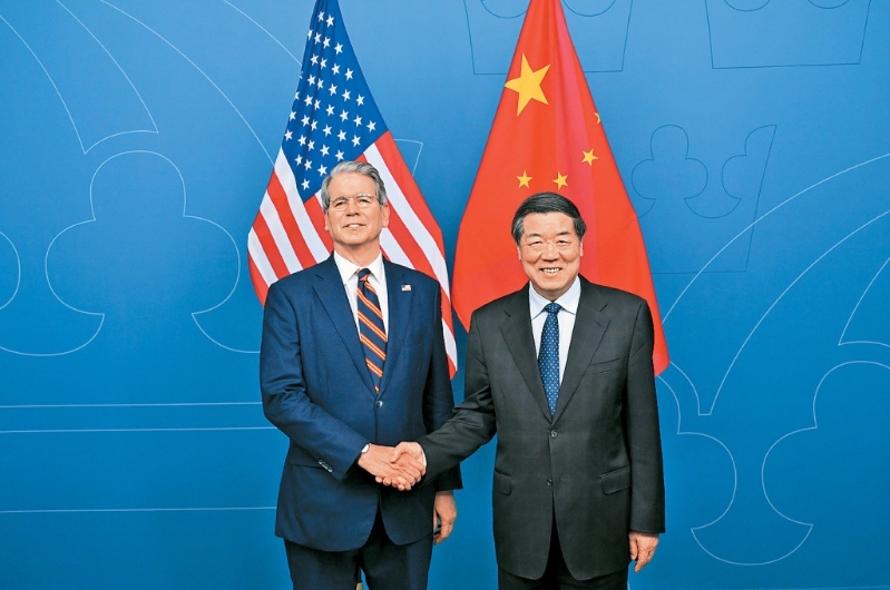 副總理何立峰7月在瑞典與美國(guó)財(cái)長(zhǎng)貝森特會(huì)晤。