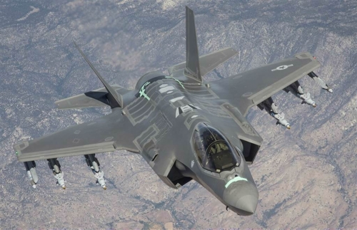 美國空軍F-35隱形戰(zhàn)機的資料照。