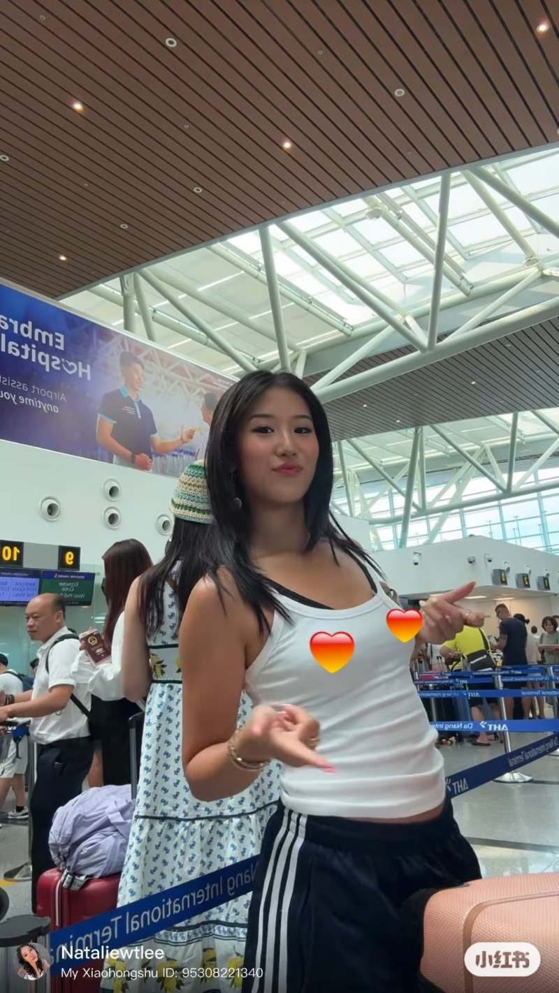 李婉華大女Natalie雖然有穿內(nèi)衣，卻疑似「飛釘」。