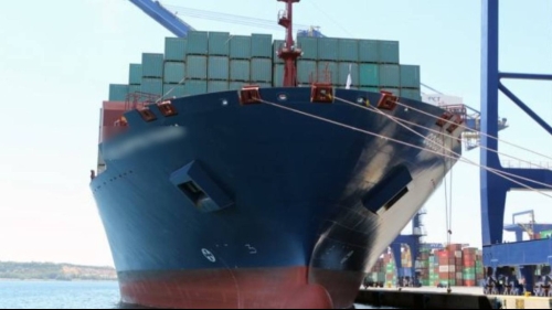 有企業(yè)職員為報復(fù)上司，向外國泄露公司貨運資料損害國家利益。