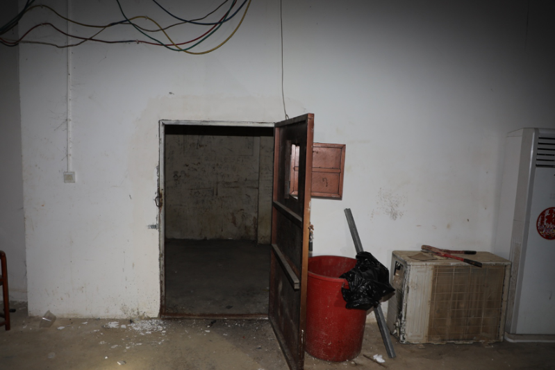 包包寨小黑屋門 包包寨小黑屋門